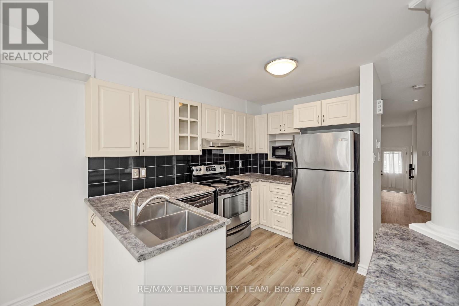 Photo 9 of 189 Tapley Place, Ottawa ON
