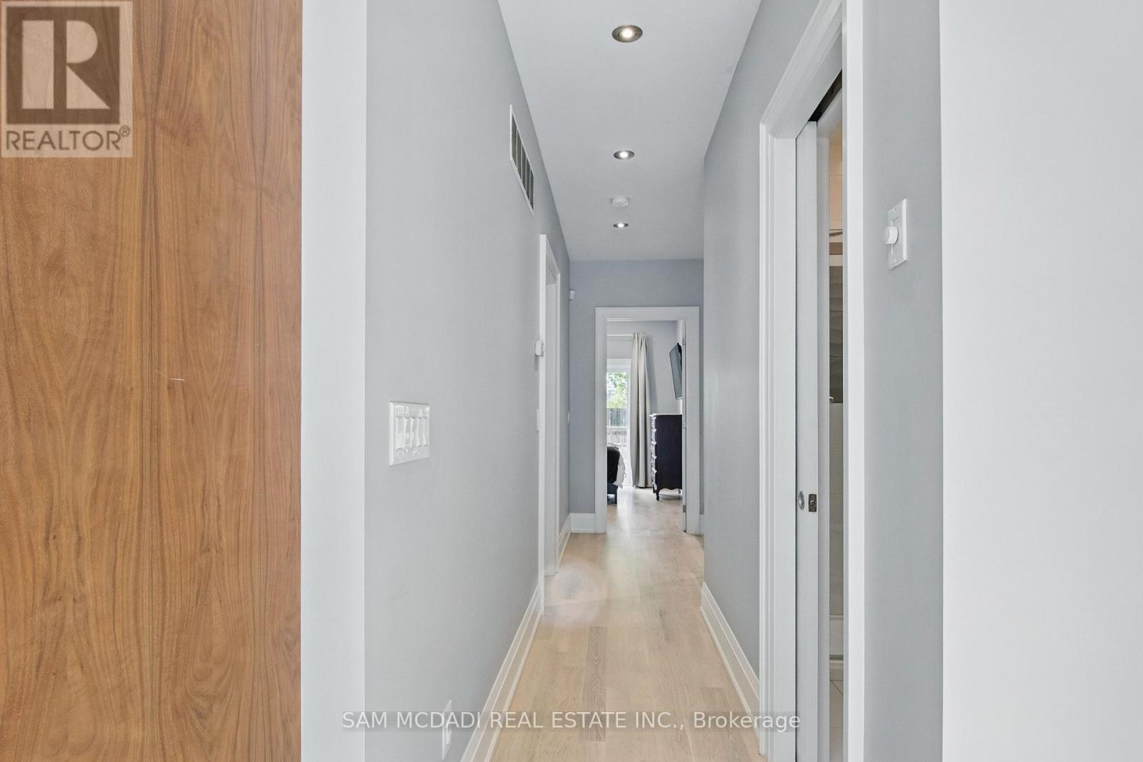Photo 10 of 1050 Caven Street, Mississauga ON