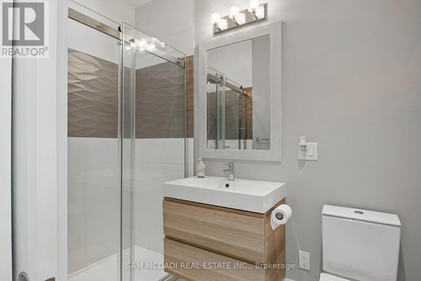 Photo 14 of 1050 Caven Street, Mississauga ON