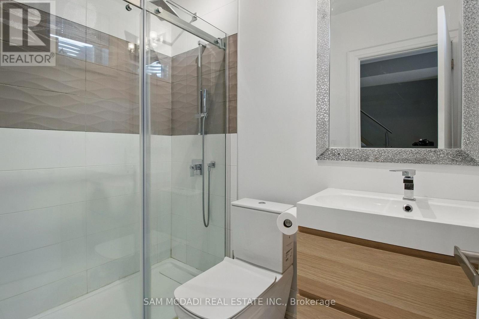 Photo 24 of 1050 Caven Street, Mississauga ON