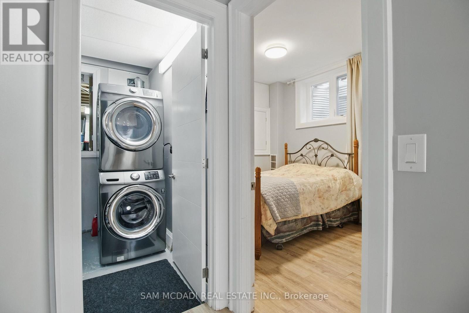 Photo 28 of 1050 Caven Street, Mississauga ON