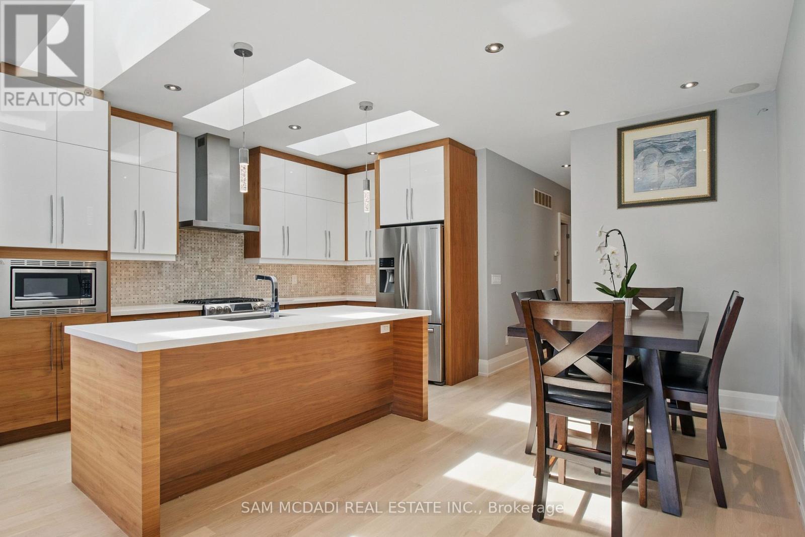 Photo 9 of 1050 Caven Street, Mississauga ON
