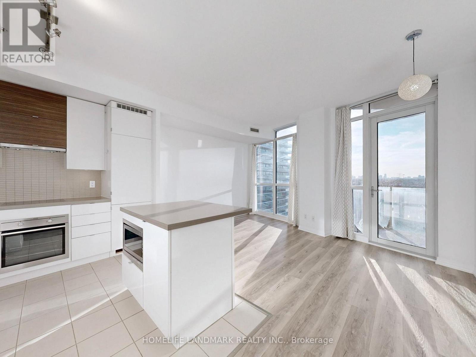 Photo 17 of 1608 59 Annie Craig Drive, Toronto ON