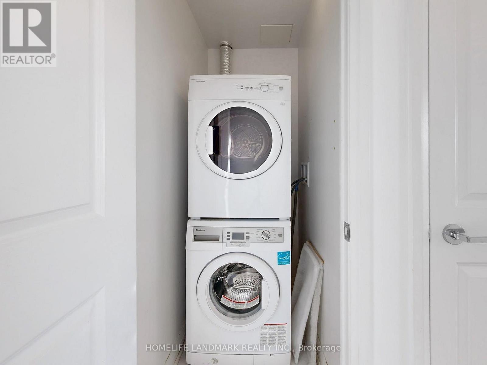 Photo 26 of 1608 59 Annie Craig Drive, Toronto ON