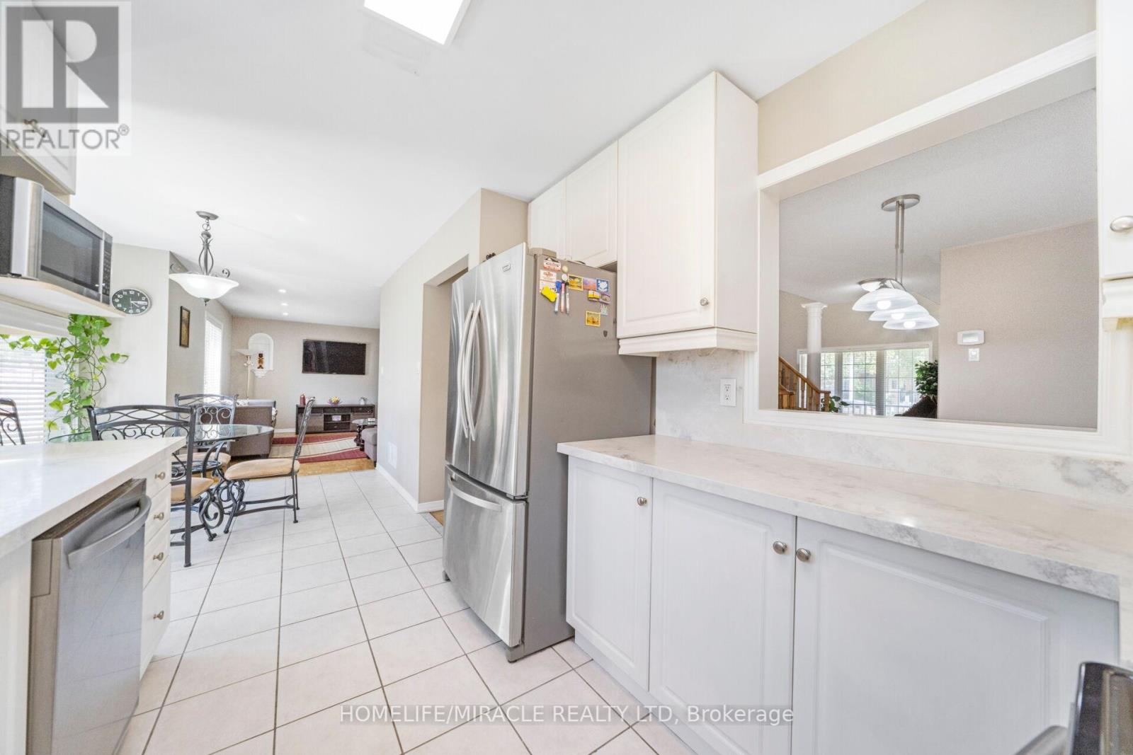 Photo 12 of 17 Mainard Crescent, Brampton ON