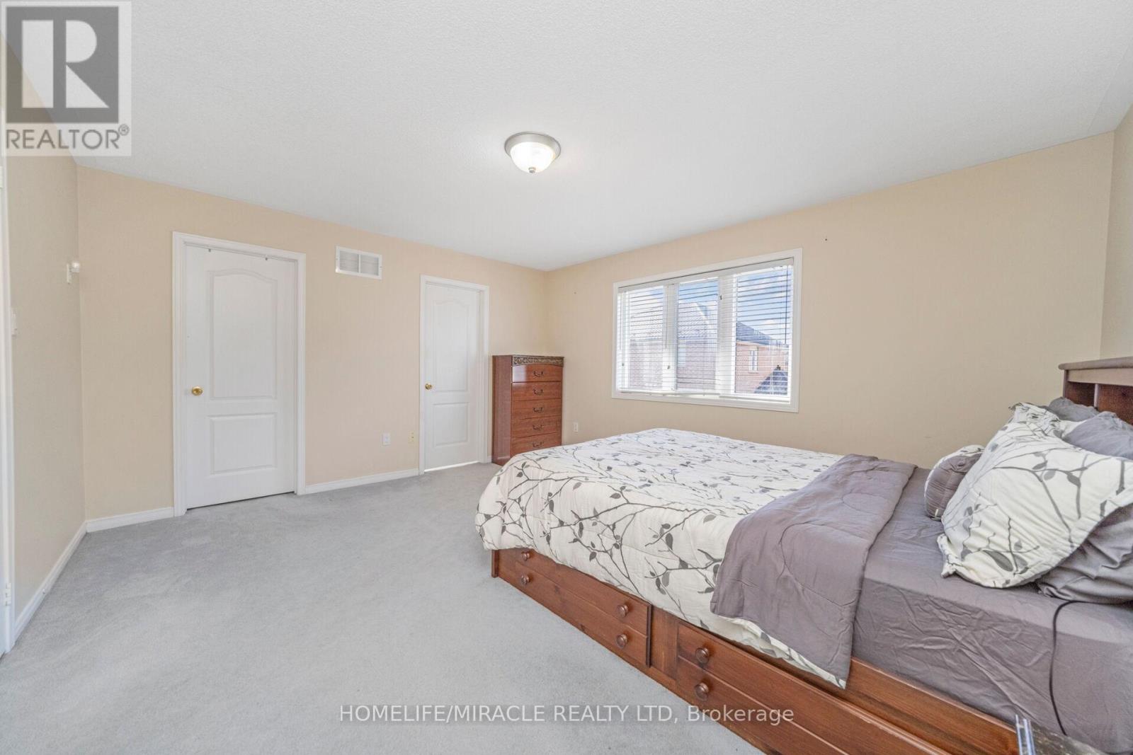 Photo 21 of 17 Mainard Crescent, Brampton ON