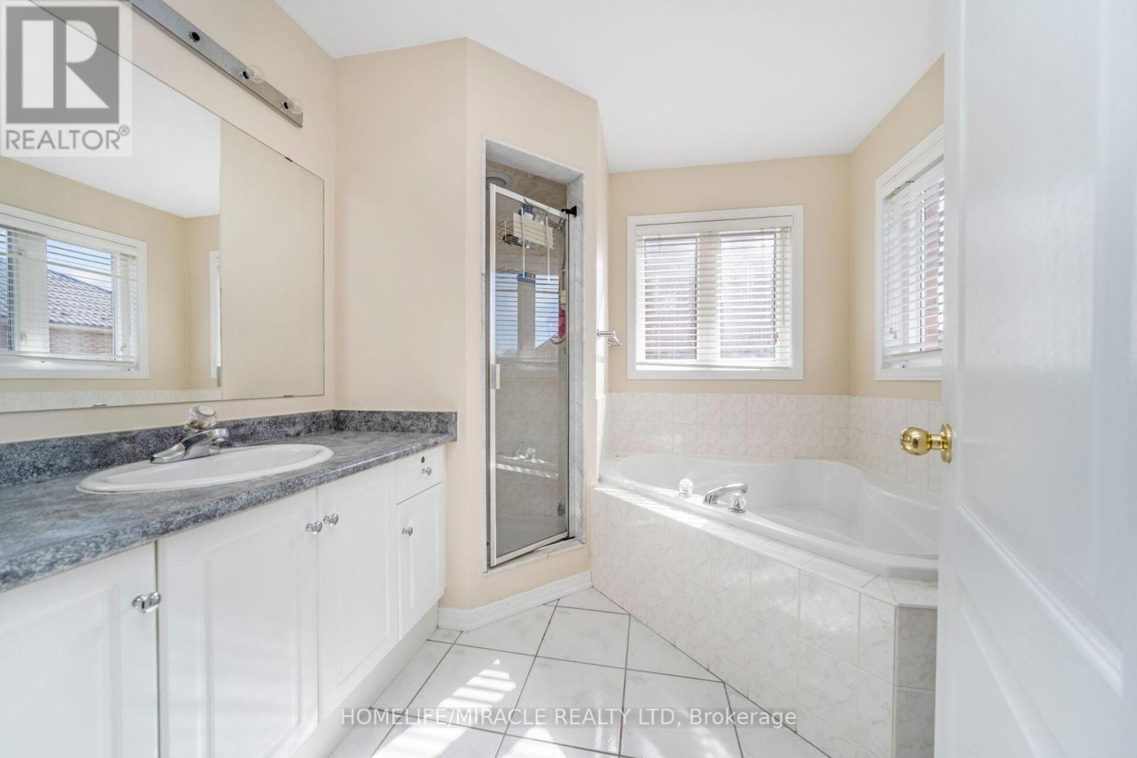Photo 22 of 17 Mainard Crescent, Brampton ON