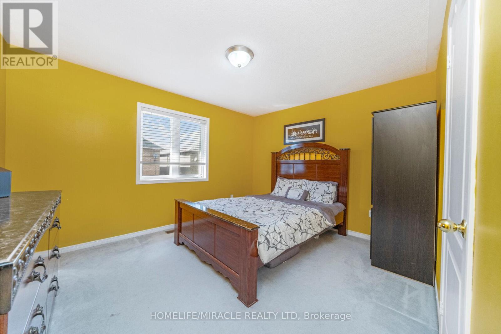 Photo 24 of 17 Mainard Crescent, Brampton ON