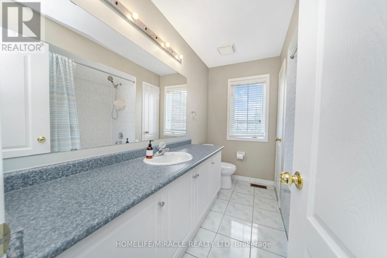 Photo 28 of 17 Mainard Crescent, Brampton ON
