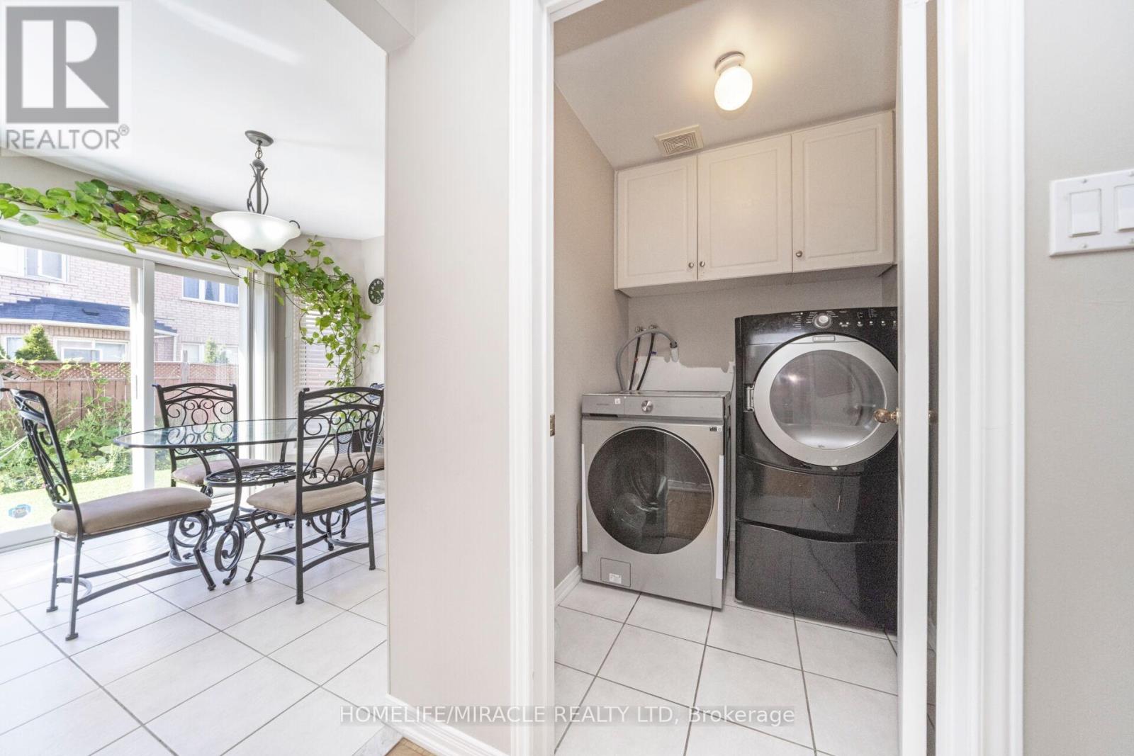 Photo 32 of 17 Mainard Crescent, Brampton ON