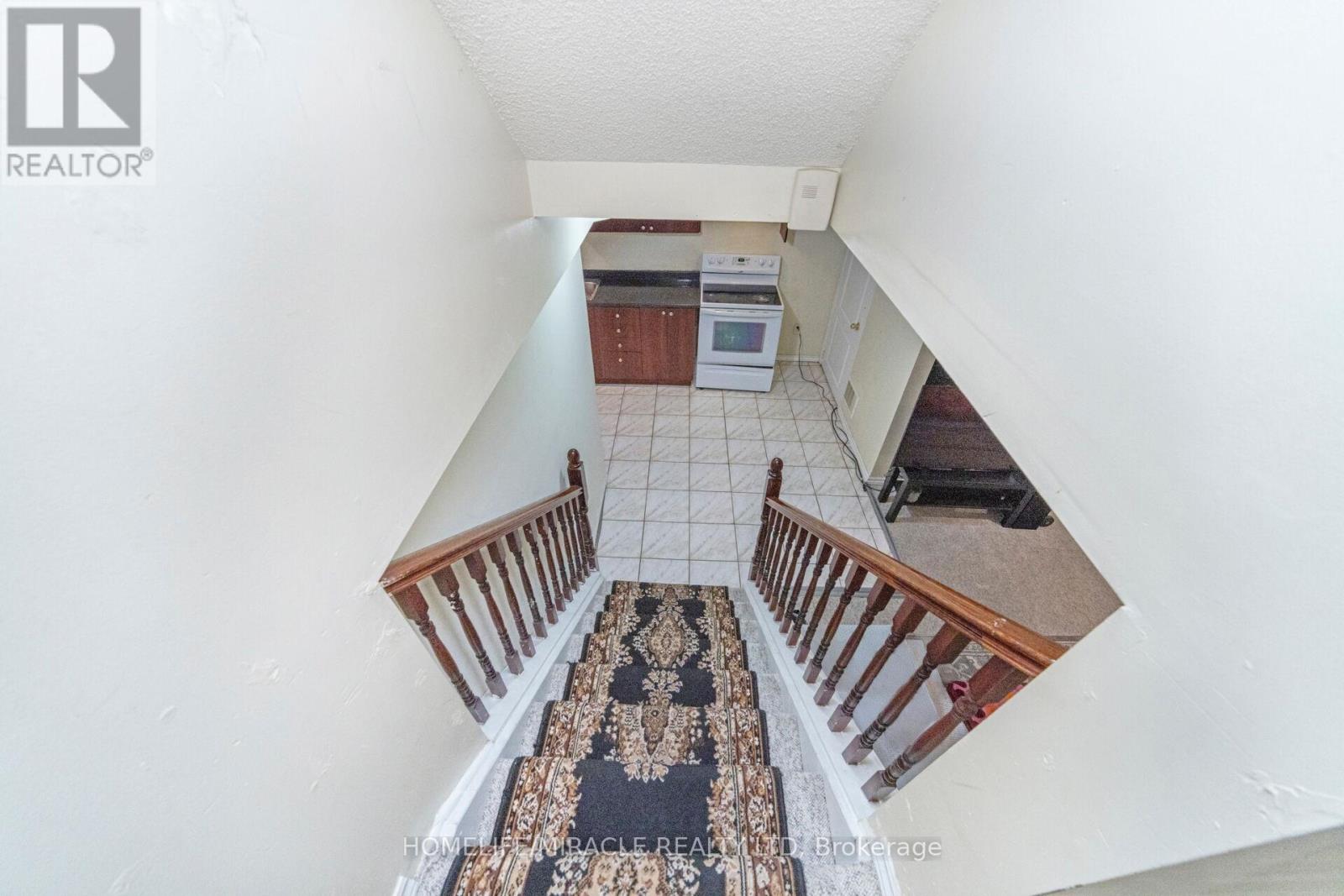 Photo 33 of 17 Mainard Crescent, Brampton ON