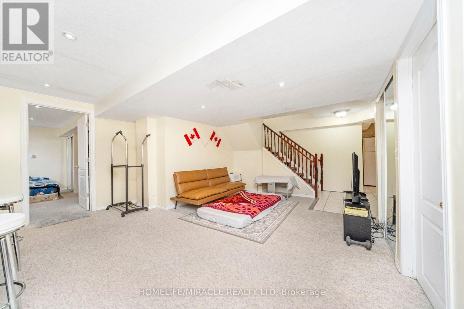 Photo 38 of 17 Mainard Crescent, Brampton ON