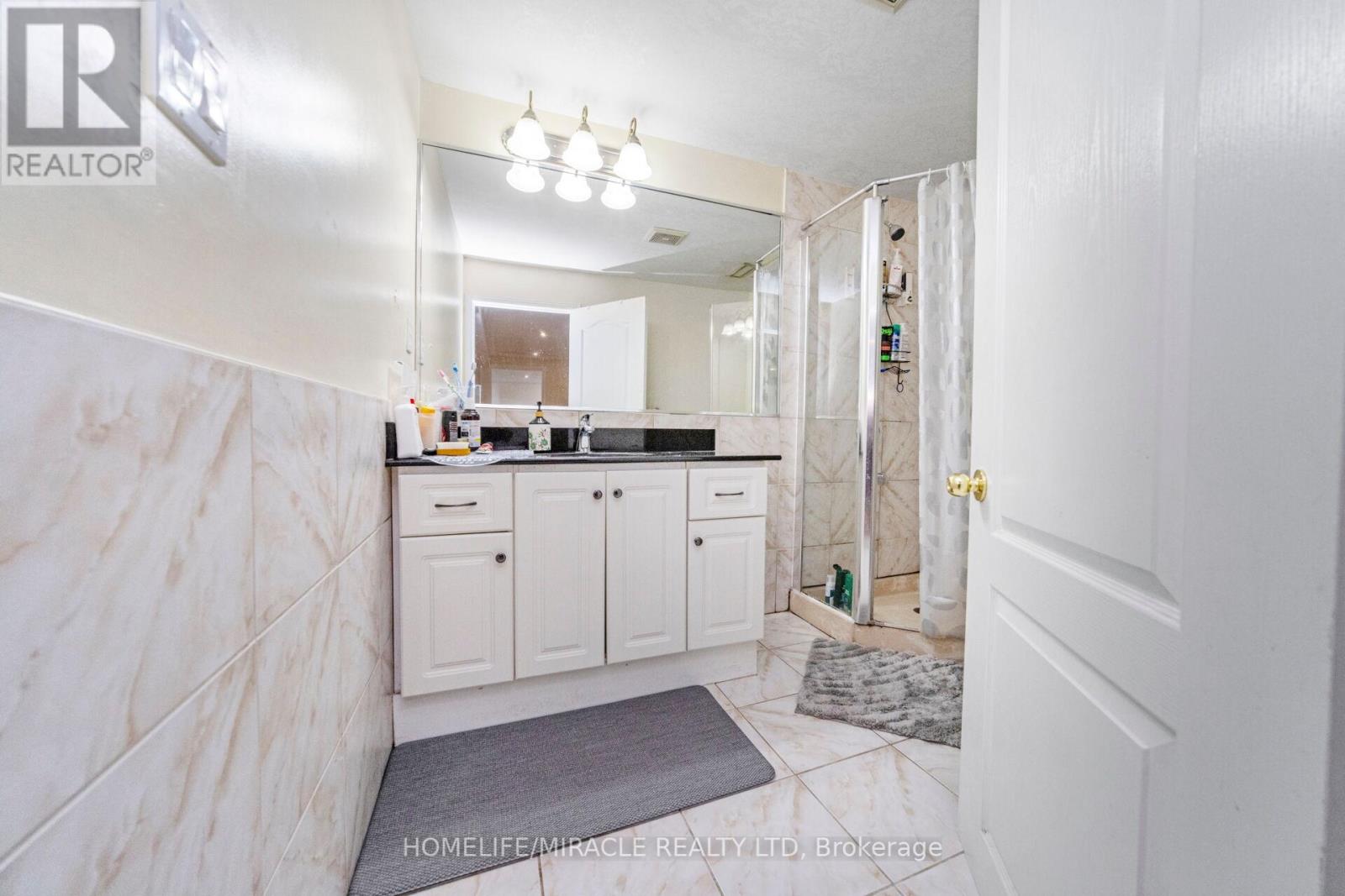 Photo 40 of 17 Mainard Crescent, Brampton ON