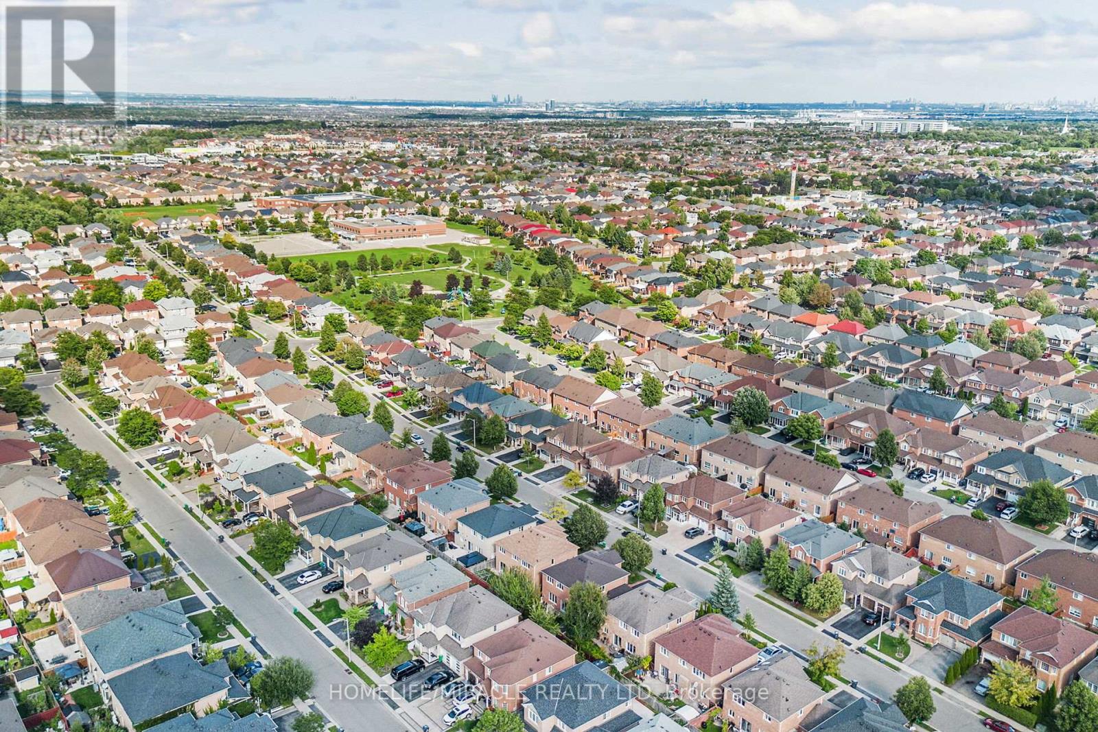 Photo 48 of 17 Mainard Crescent, Brampton ON