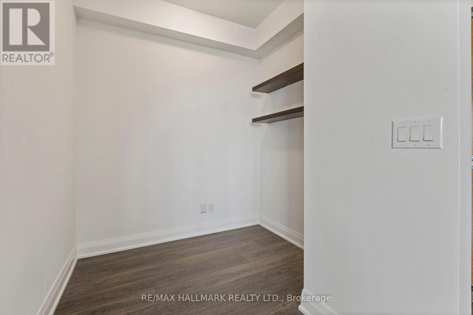 Photo 9 of 1909 36 Park Lawn Road, Toronto ON