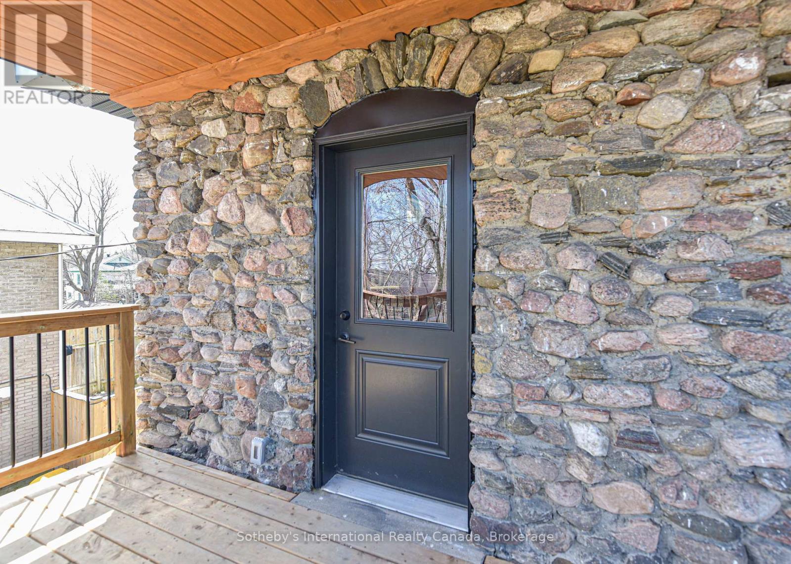 Photo 2 of 177 Parkview Avenue, Orillia ON