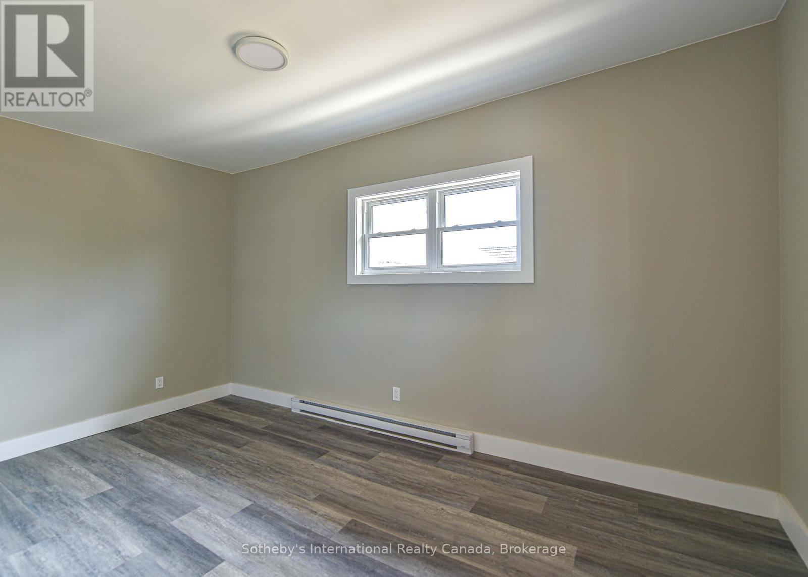 Photo 4 of 177 Parkview Avenue, Orillia ON