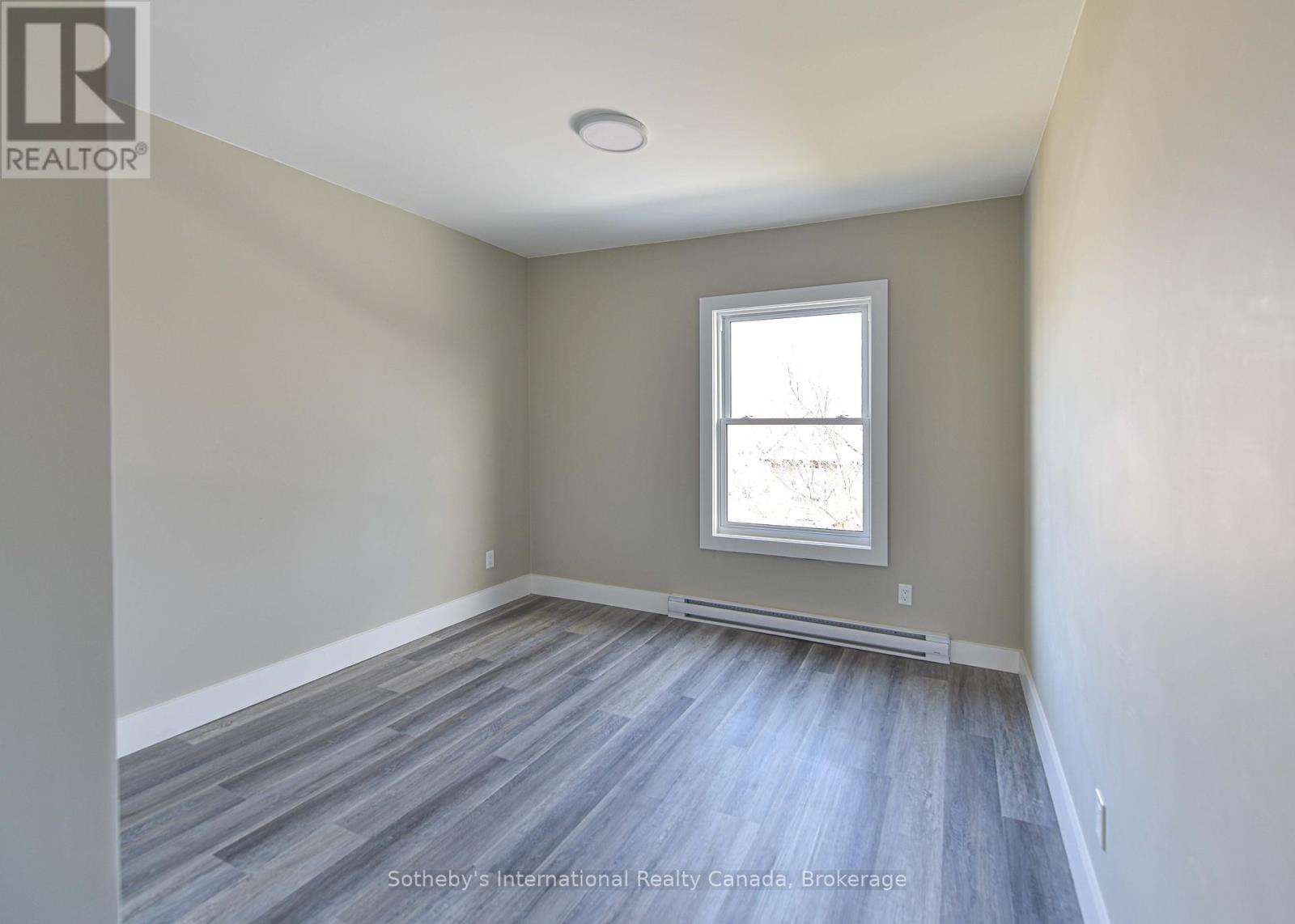 Photo 5 of 177 Parkview Avenue, Orillia ON