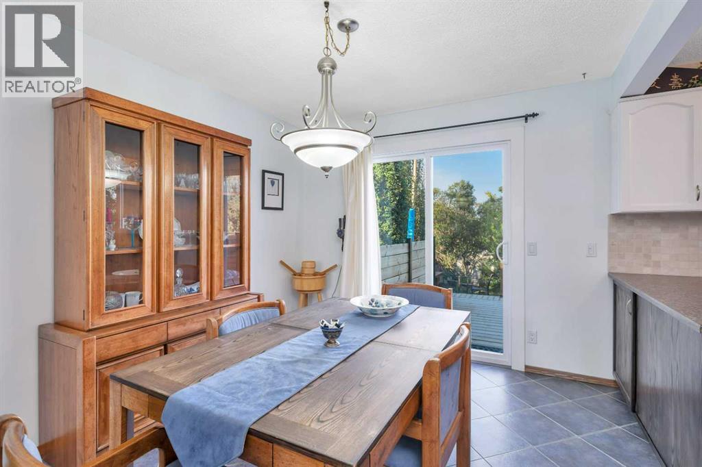 Photo 11 of 56 Lakeview Crescent, Sylvan Lake AB