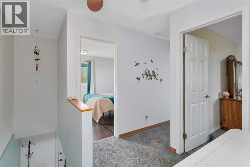 Photo 18 of 56 Lakeview Crescent, Sylvan Lake AB