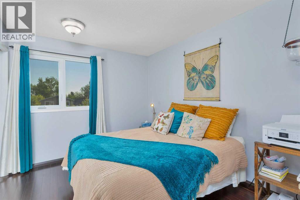 Photo 24 of 56 Lakeview Crescent, Sylvan Lake AB