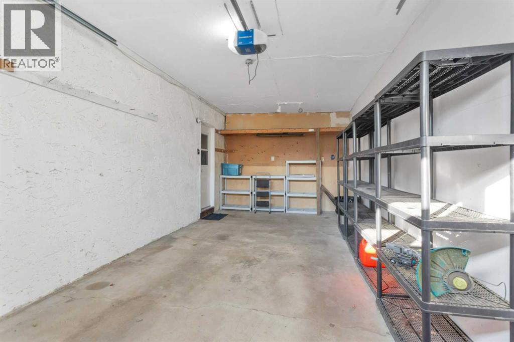 Photo 33 of 56 Lakeview Crescent, Sylvan Lake AB