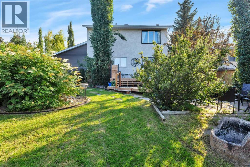 Photo 41 of 56 Lakeview Crescent, Sylvan Lake AB