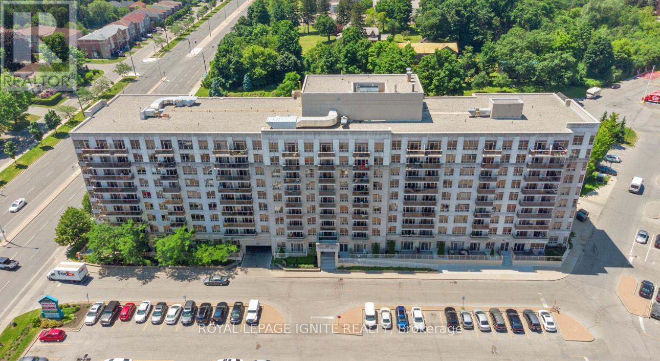 Photo 3 of 808 3650 Kingston Road, Toronto ON