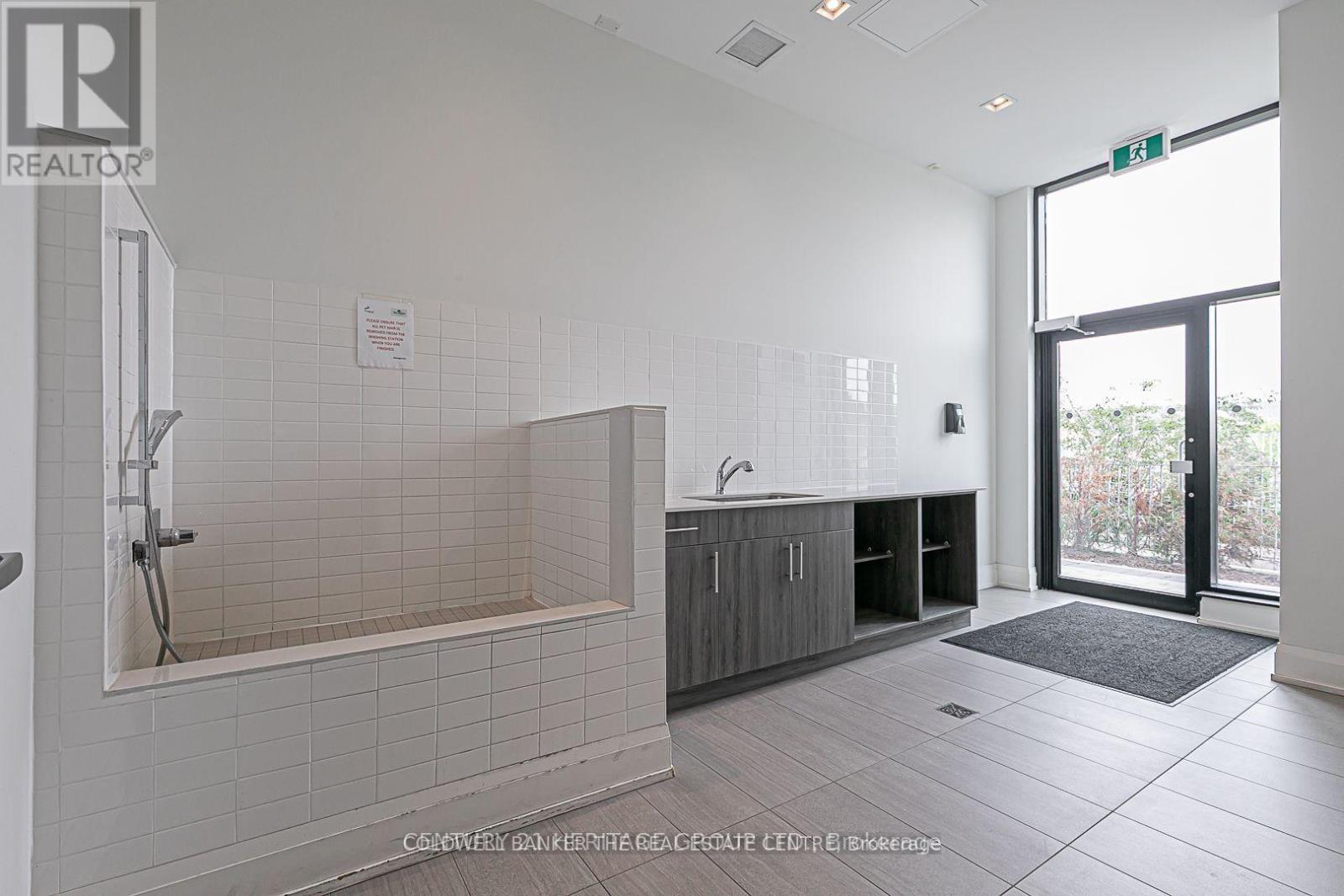 Photo 31 of 351 555 William Graham Drive, Aurora ON