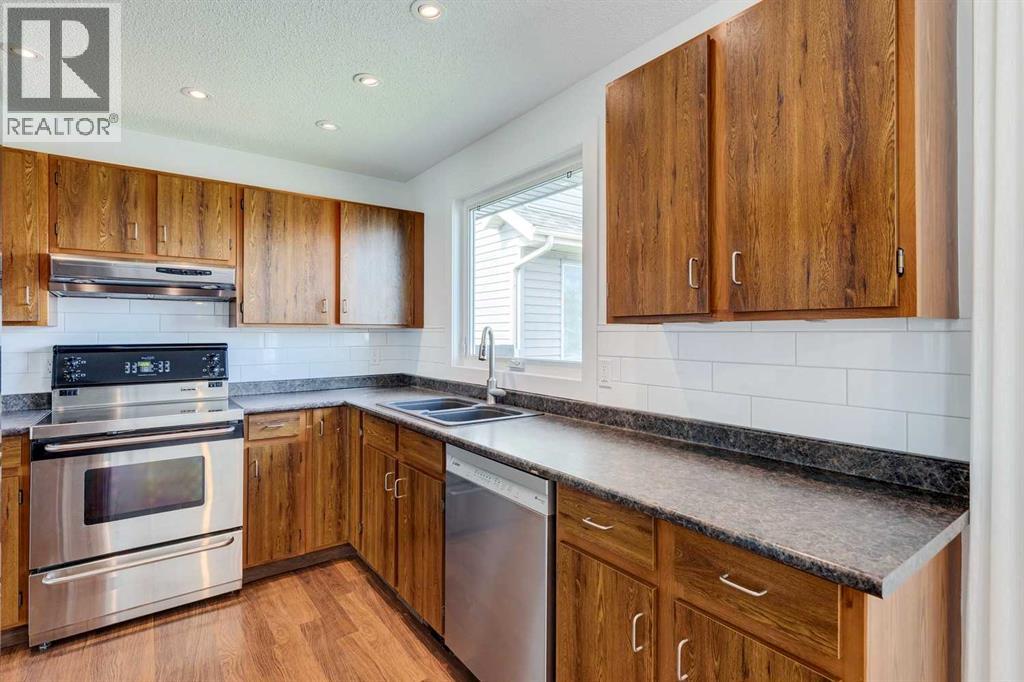 Photo 12 of 23 Erin Grove Court Se, Calgary AB