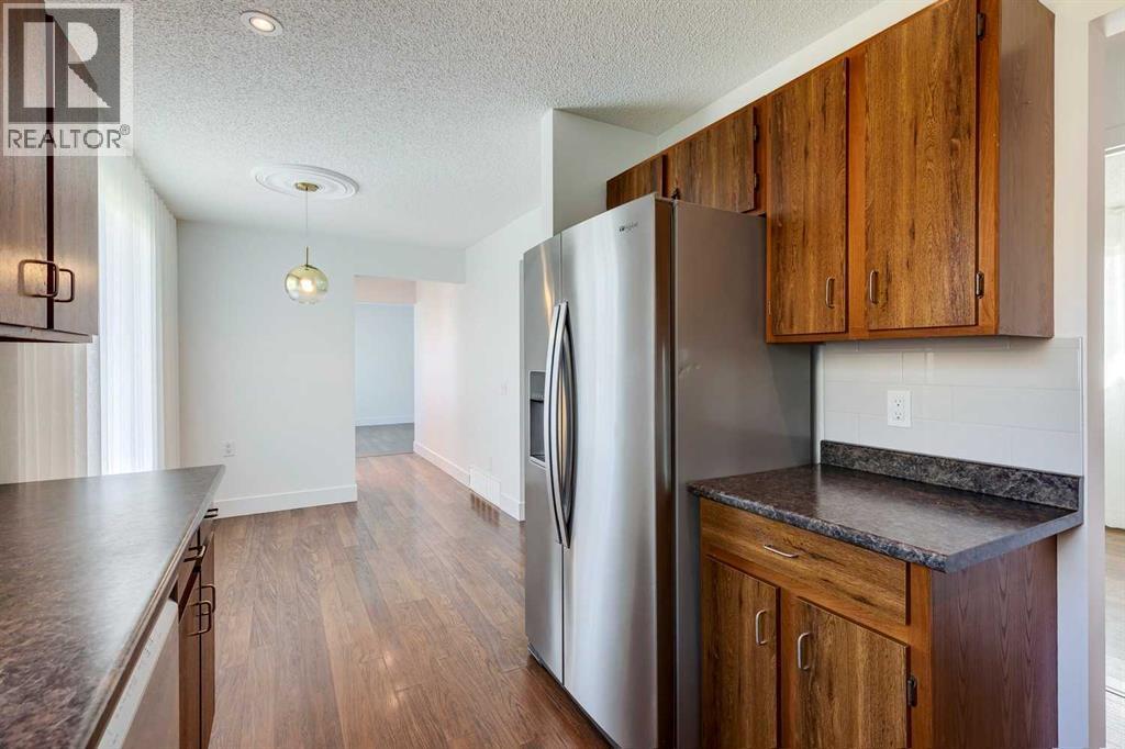 Photo 14 of 23 Erin Grove Court Se, Calgary AB