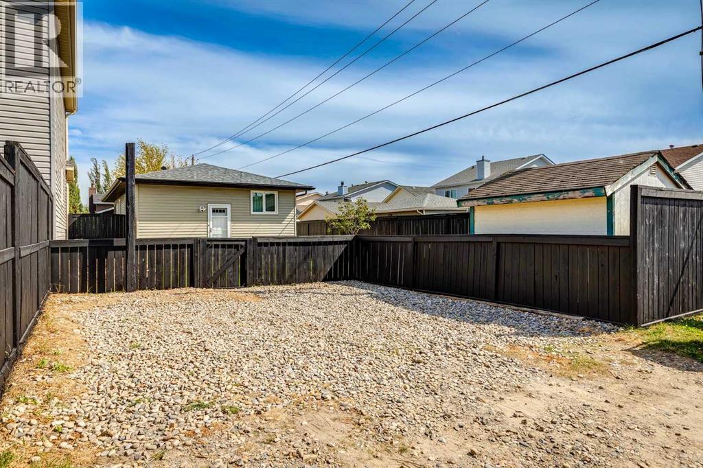 Photo 28 of 23 Erin Grove Court Se, Calgary AB