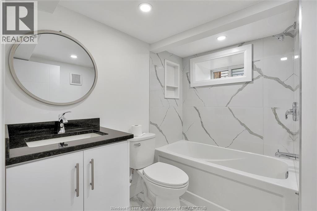 Photo 23 of 2222 Forest Avenue, Windsor ON