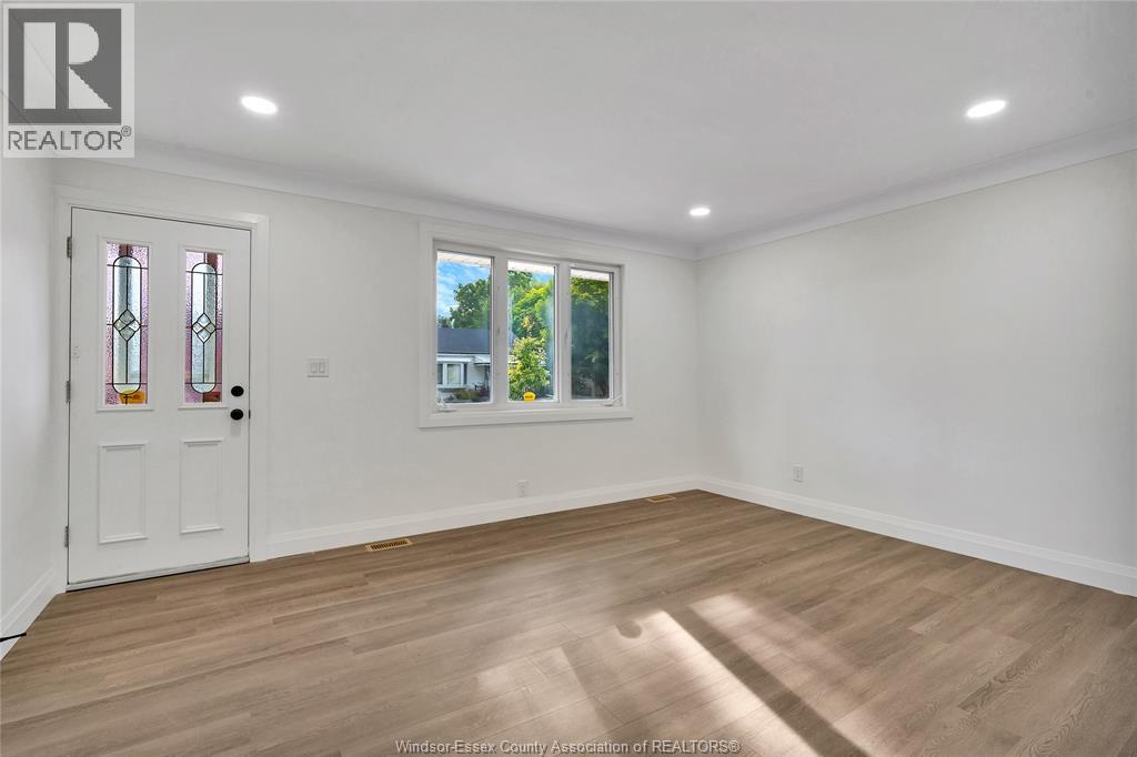 Photo 5 of 2222 Forest Avenue, Windsor ON