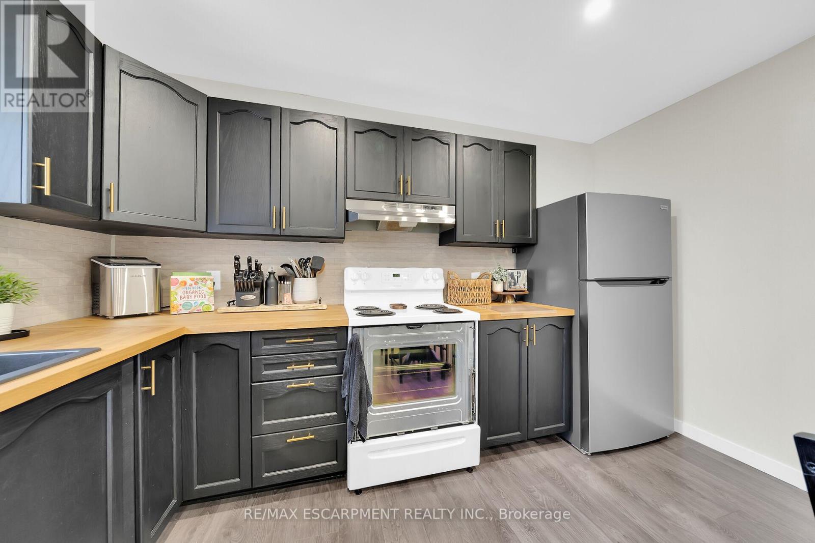 Photo 13 of 1073 Concession 6 Woodhouse Road, Norfolk ON