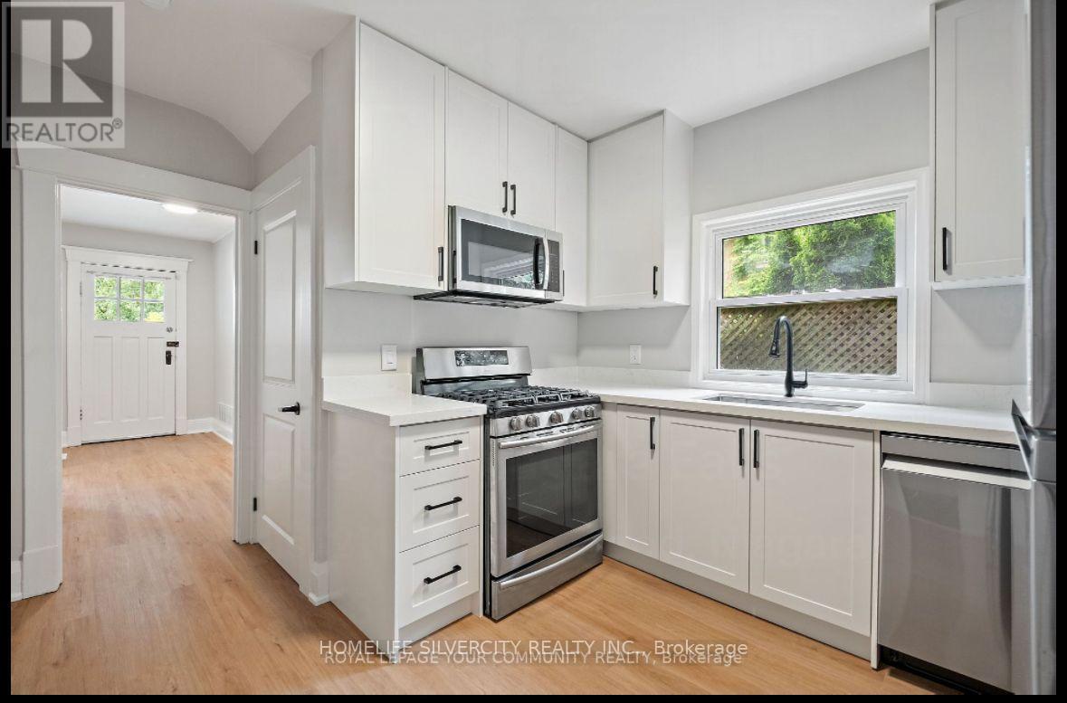 Photo 10 of 1 4910 Bridge Street, Niagara Falls ON