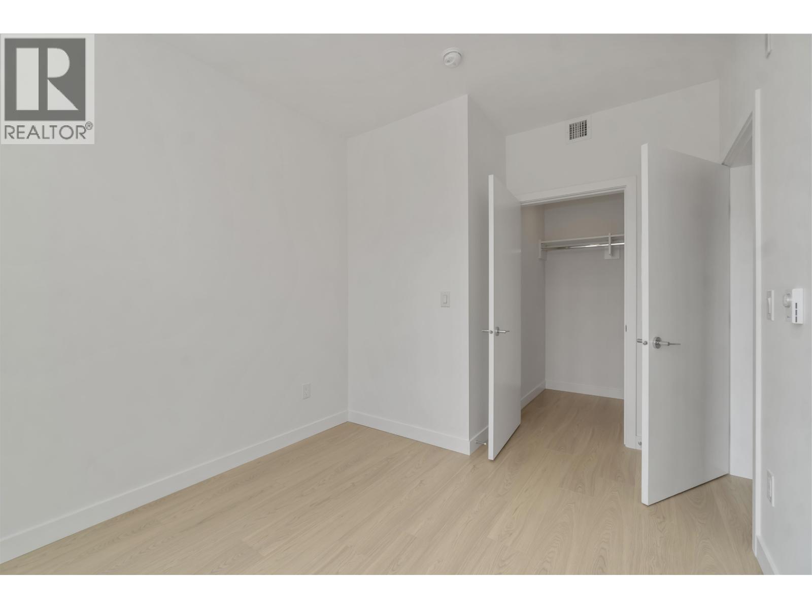 Photo 13 of 212 2450 Garden Drive, Vancouver BC