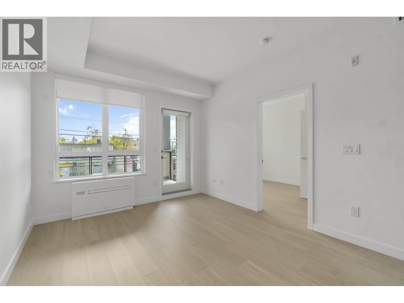 Photo 7 of 212 2450 Garden Drive, Vancouver BC