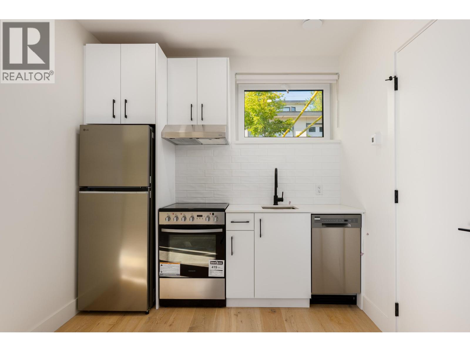 Photo 30 of Th 6 610 E 3rd Street, North Vancouver BC