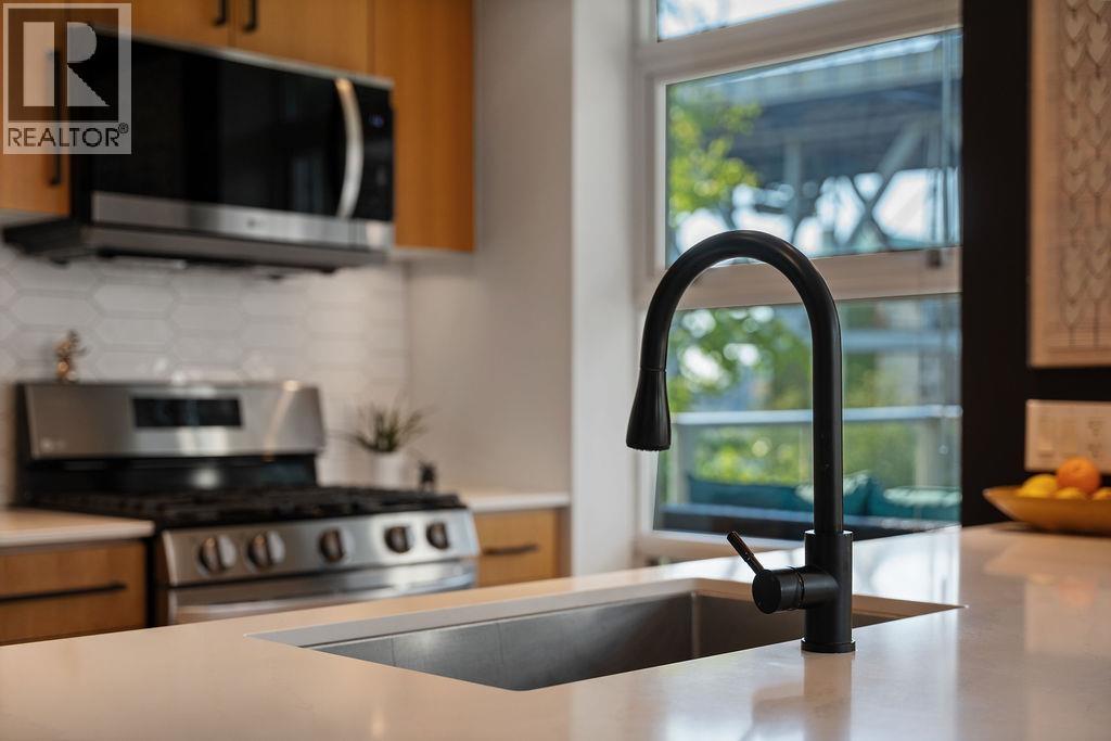 Photo 11 of 305 638 Beach Crescent, Vancouver BC