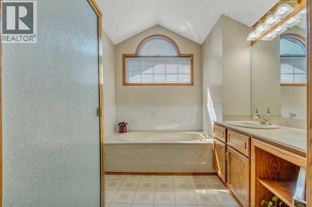 Photo 20 of 11554 Douglas Woods Rise Se, Calgary AB