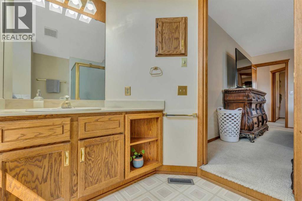 Photo 21 of 11554 Douglas Woods Rise Se, Calgary AB