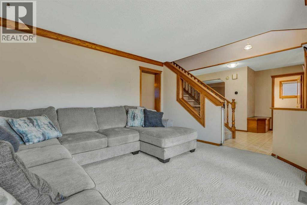 Photo 6 of 11554 Douglas Woods Rise Se, Calgary AB