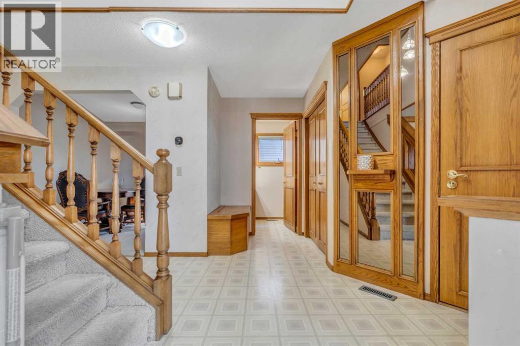 Photo 7 of 11554 Douglas Woods Rise Se, Calgary AB