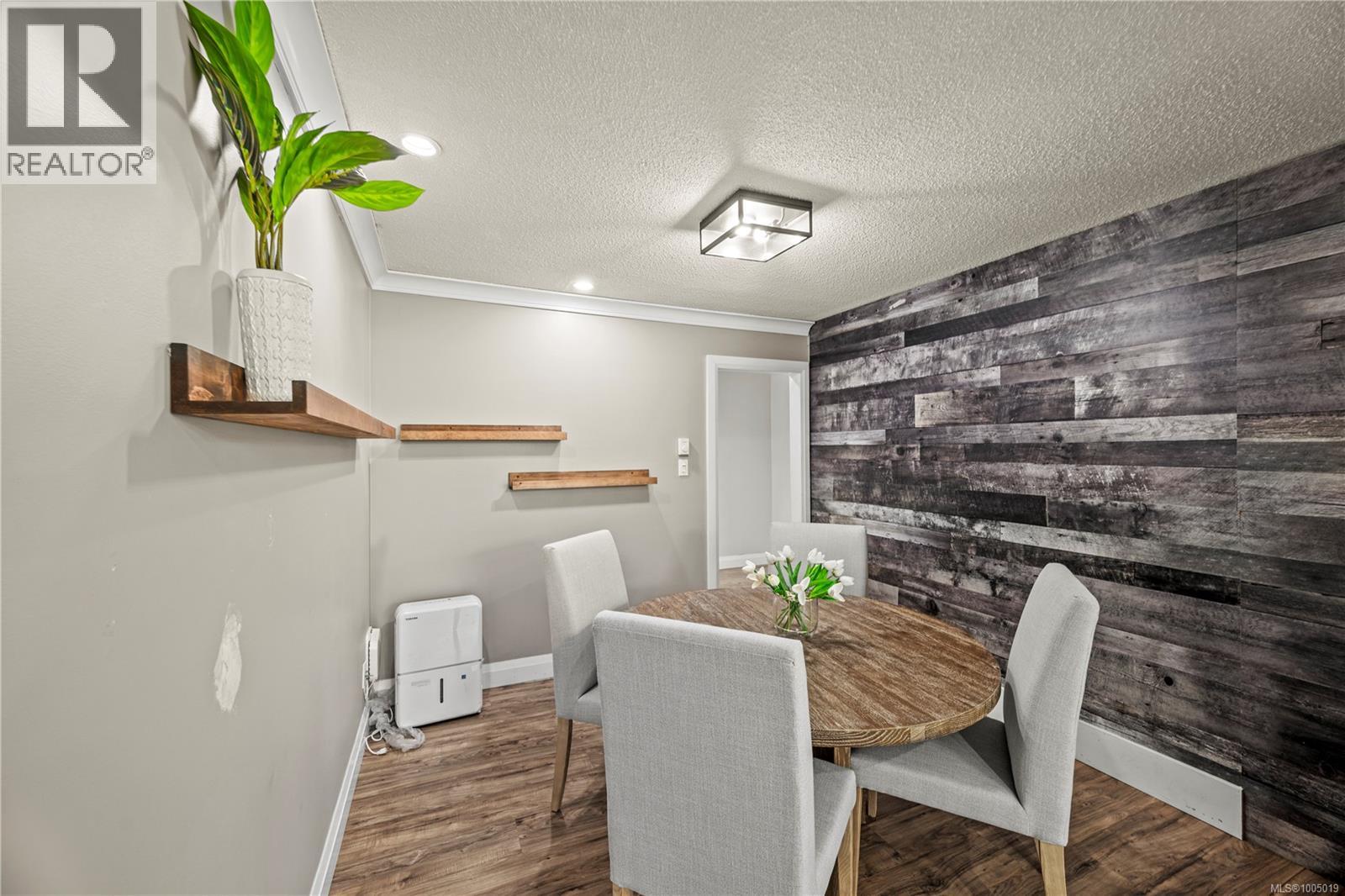 Photo 16 of 2206 Millstream Rd, Langford BC