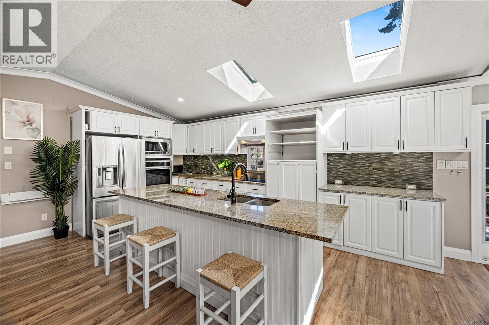 Photo 12 of 2206 Millstream Rd, Langford BC