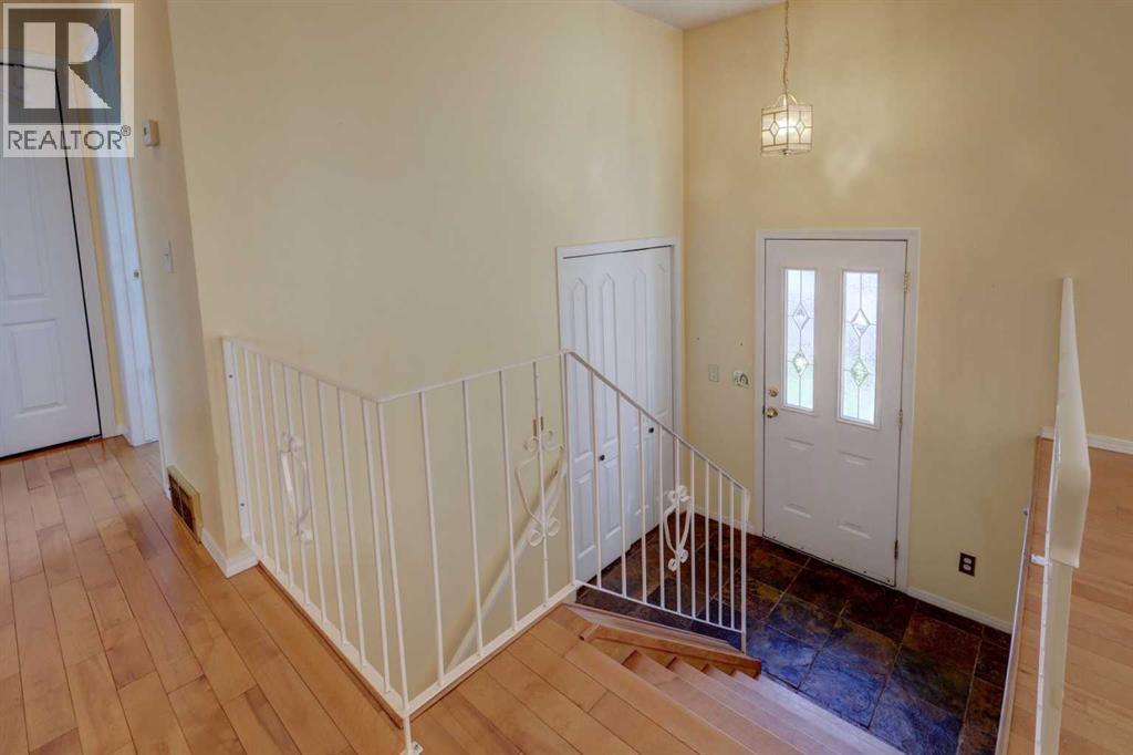 Photo 3 of 179 Huntchester Crescent Ne, Calgary AB