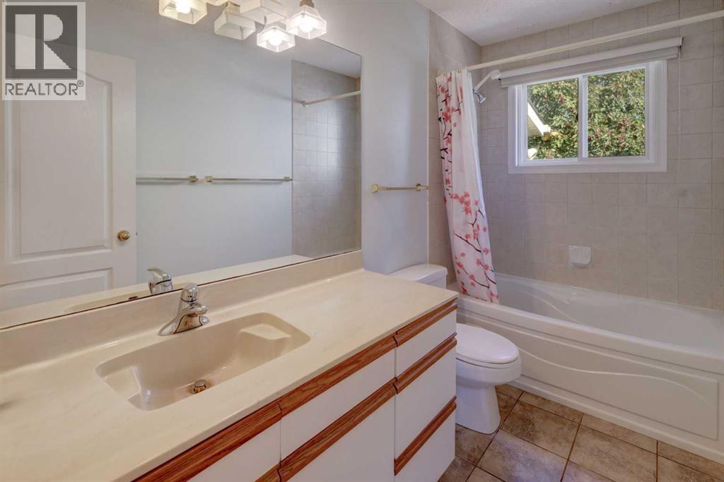 Photo 17 of 179 Huntchester Crescent Ne, Calgary AB