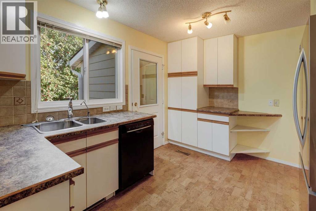 Photo 10 of 179 Huntchester Crescent Ne, Calgary AB