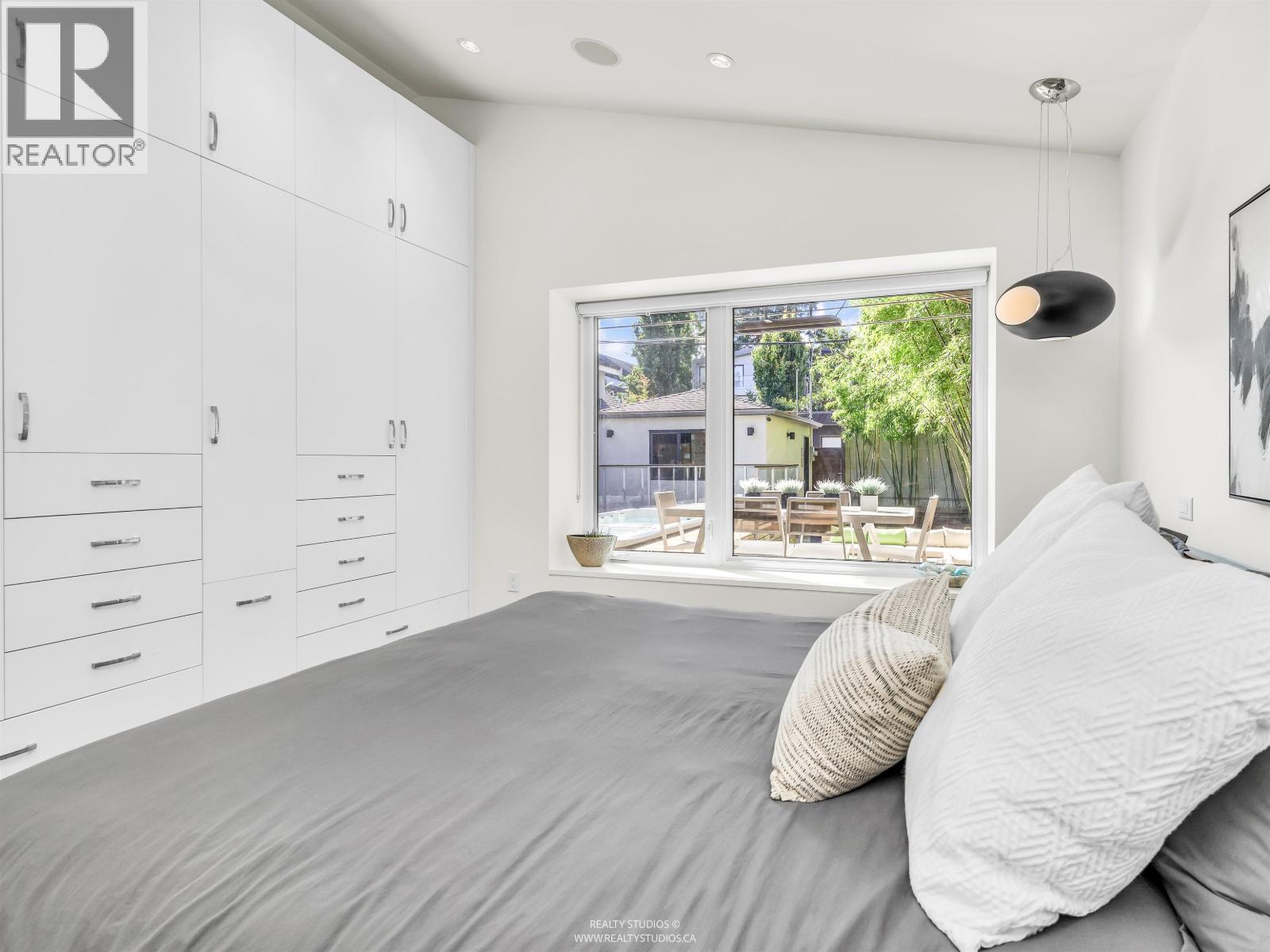 Photo 13 of 534 E 29th Avenue, Vancouver BC